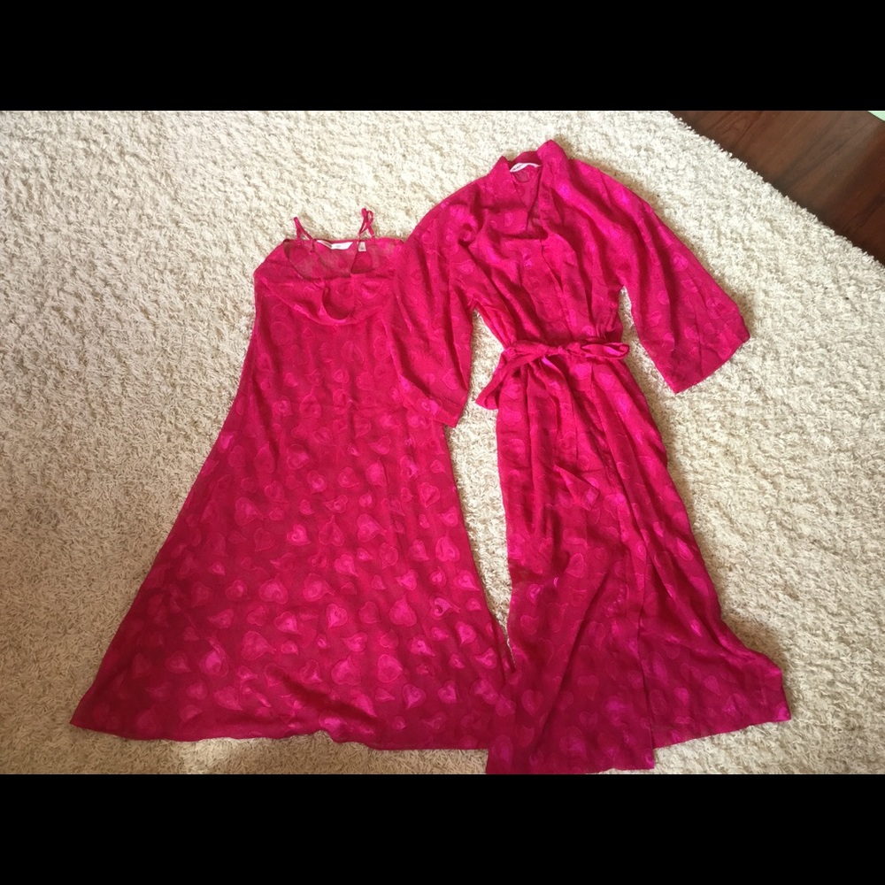 Ladies Victoria's Secret Nightgown - Picture 3 of 6